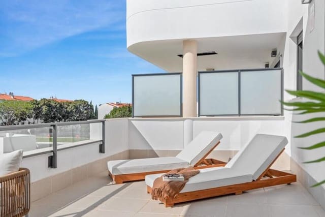2 sypialnia Apartament do wynajęcia w La Concha - Resina Golf, Estepona z basenem garażem - 2 300 € (Ref: 10114658)