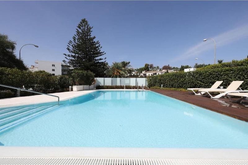 3 slaapkamer Appartement te huur in Marbella met zwembad garage - € 4.200 (Ref: 10114659)
