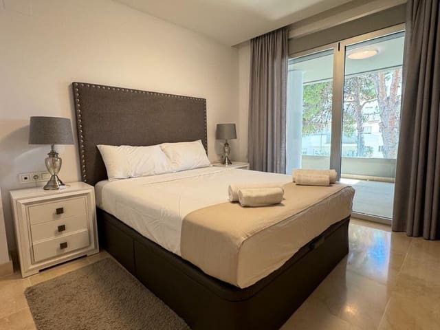 3 slaapkamer Appartement te huur in Nueva Andalucía Centro, Marbella met zwembad garage - € 4.200 (Ref: 10114659)