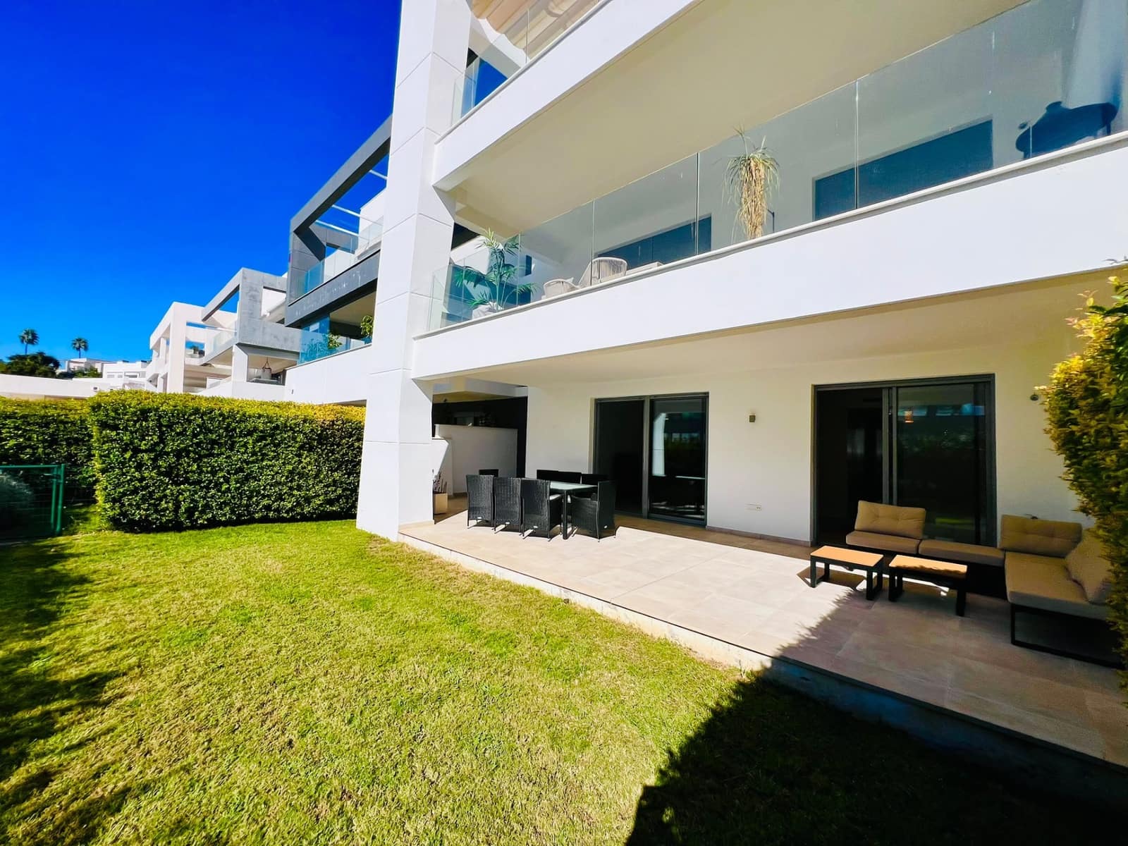 3 soveværelse Lejlighed til leje i New Golden Mile med swimmingpool garage - € 3.200 (Ref: 10118692)