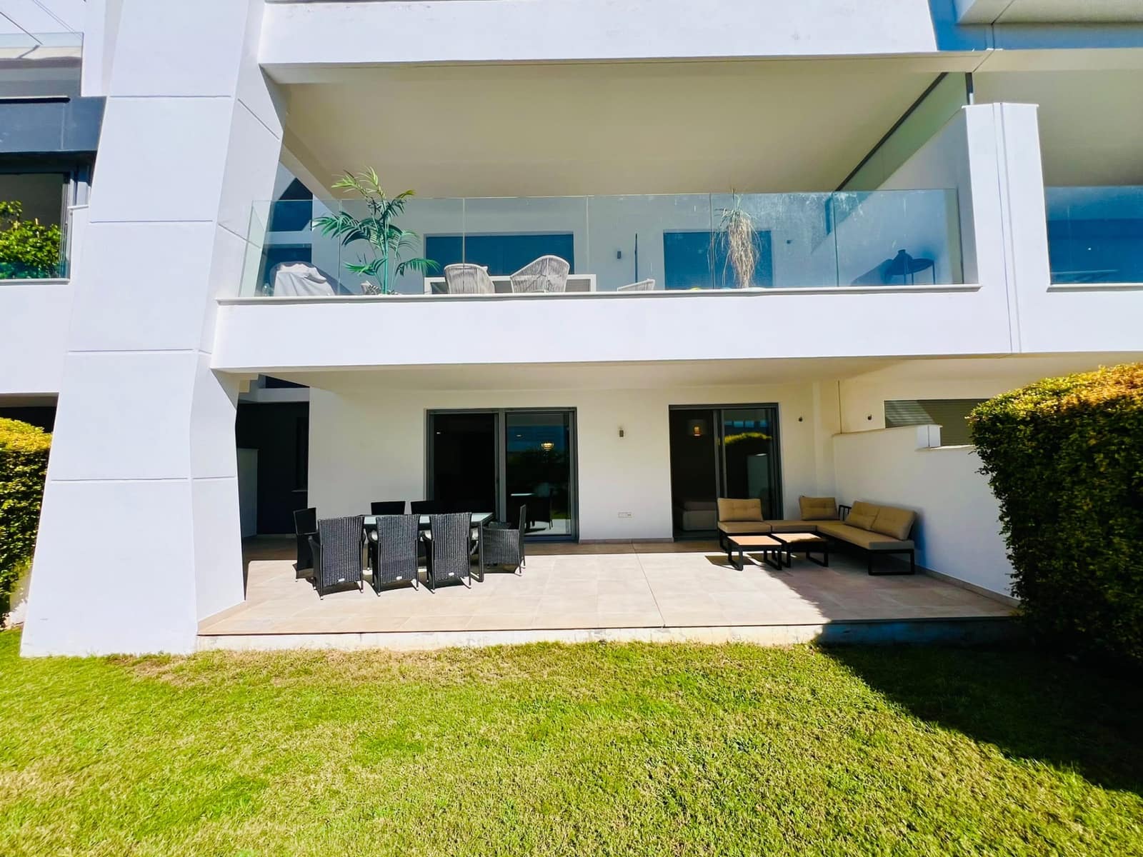 3 soveværelse Lejlighed til leje i New Golden Mile med swimmingpool garage - € 3.200 (Ref: 10118692)