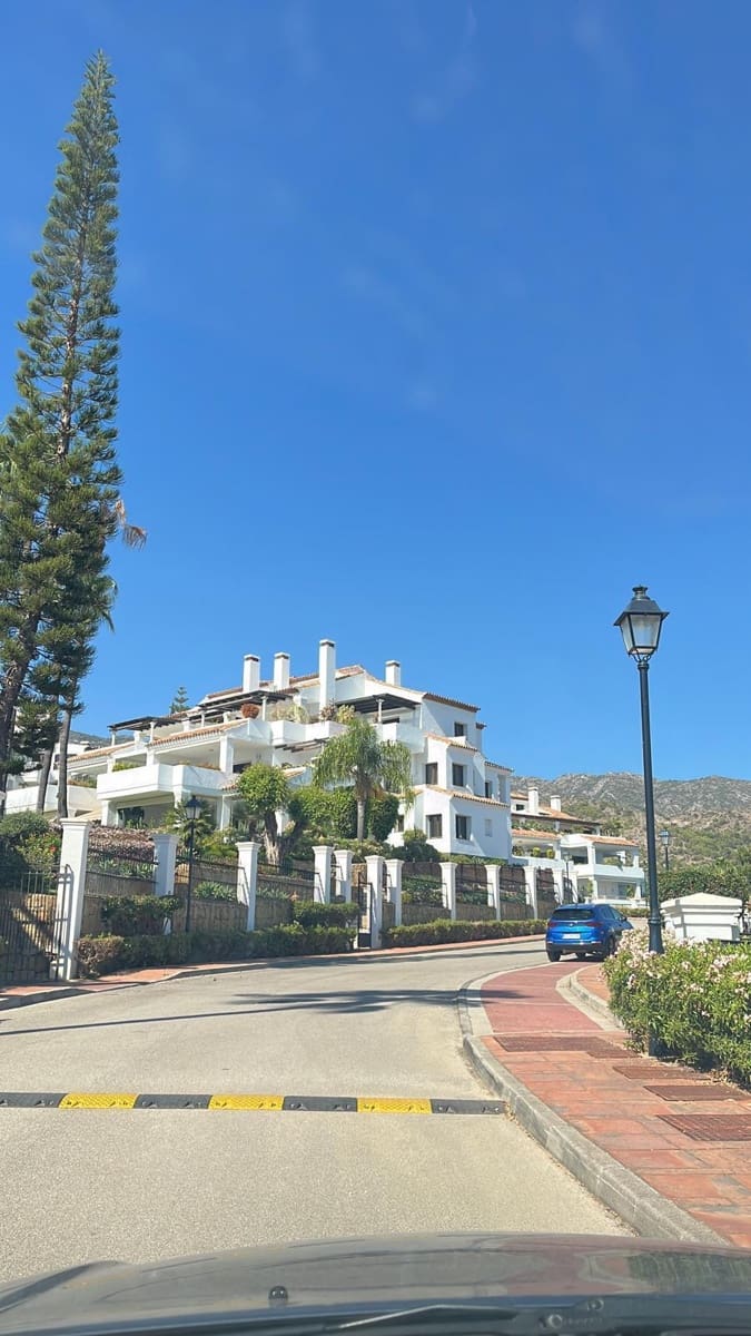 2 bedroom Apartment for rent in Marbella with pool garage - € 3,500 (Ref: 10123353)