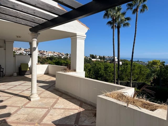 2 bedroom Apartment for rent in Sierra Blanca, Marbella with pool garage - € 3,500 (Ref: 10123353)