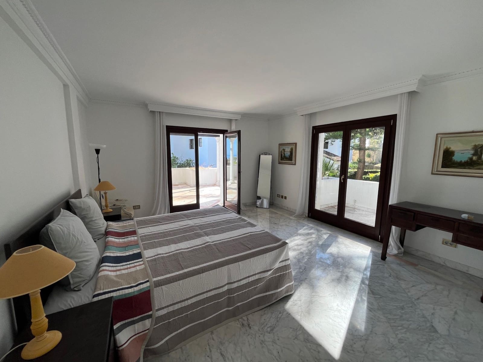 2 bedroom Apartment for rent in Marbella with pool garage - € 3,500 (Ref: 10123353)