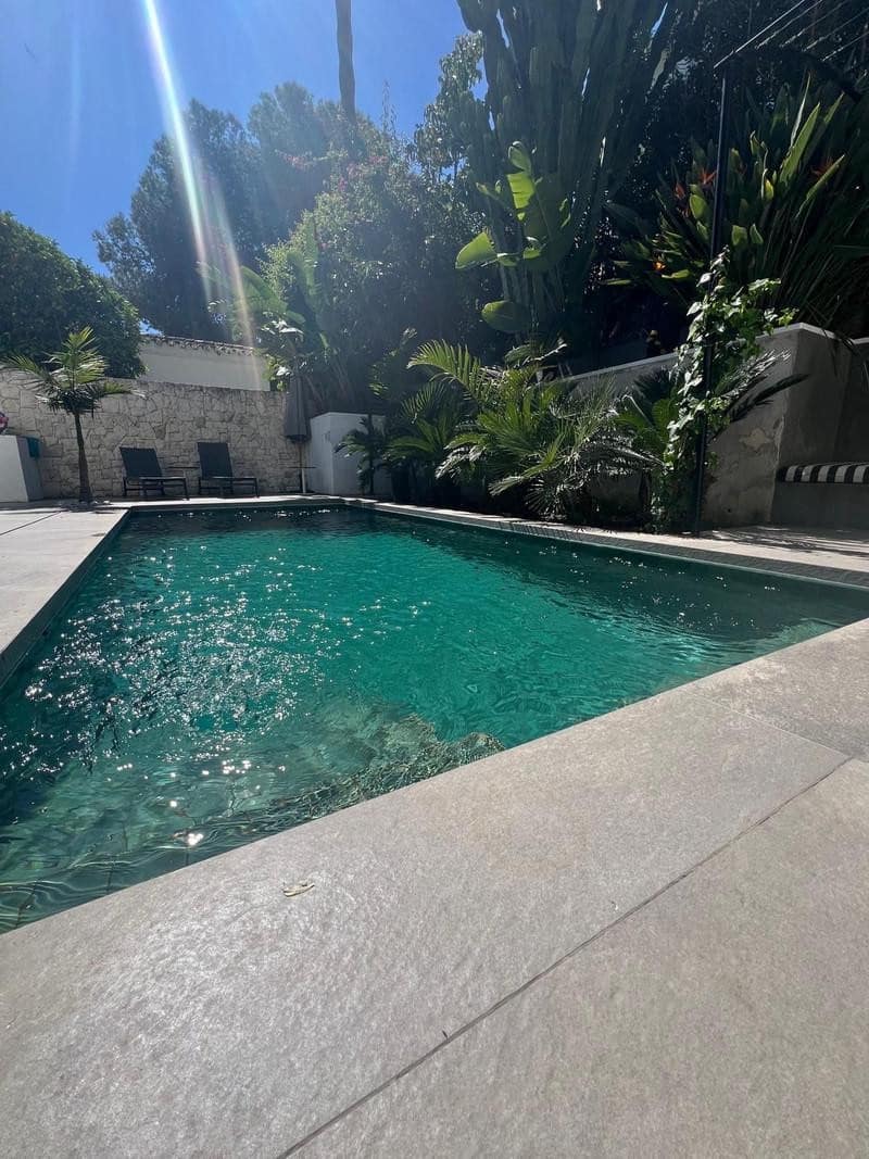 Villa/Maison de 4 chambres à louer à Puerto Banus avec piscine garage - 9 500 € (Ref: 10123354)