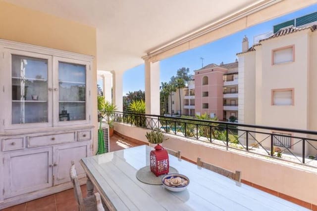 Apartamento de 3 habitaciones en Las Brisas, Marbella en venta con piscina garaje - 499.000 € (Ref: 10127604)