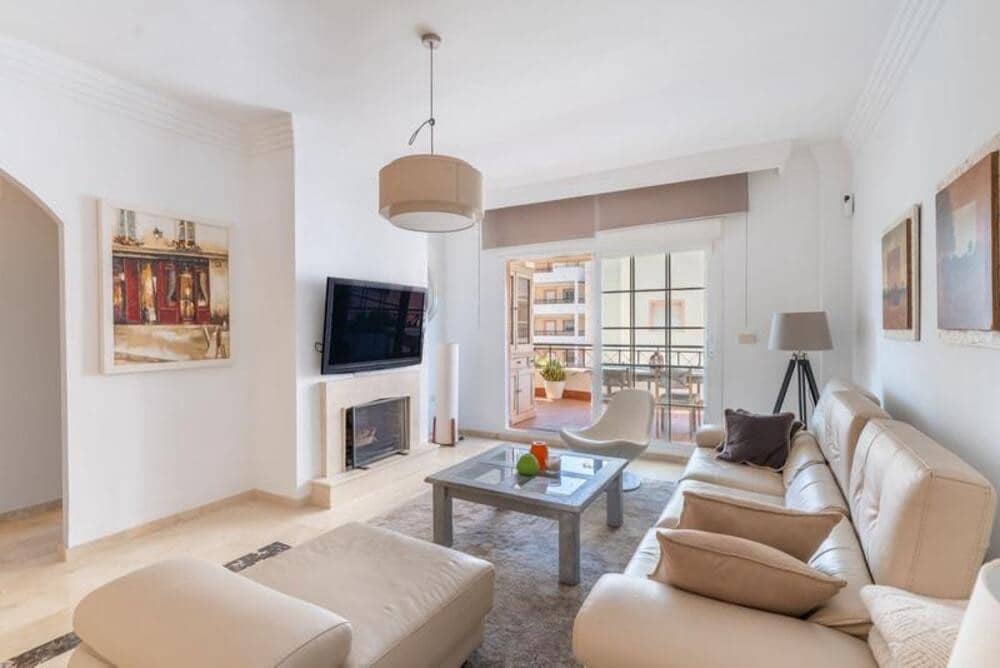 3 bedroom Apartment for rent in Marbella with pool garage - € 2,400 (Ref: 10127605)
