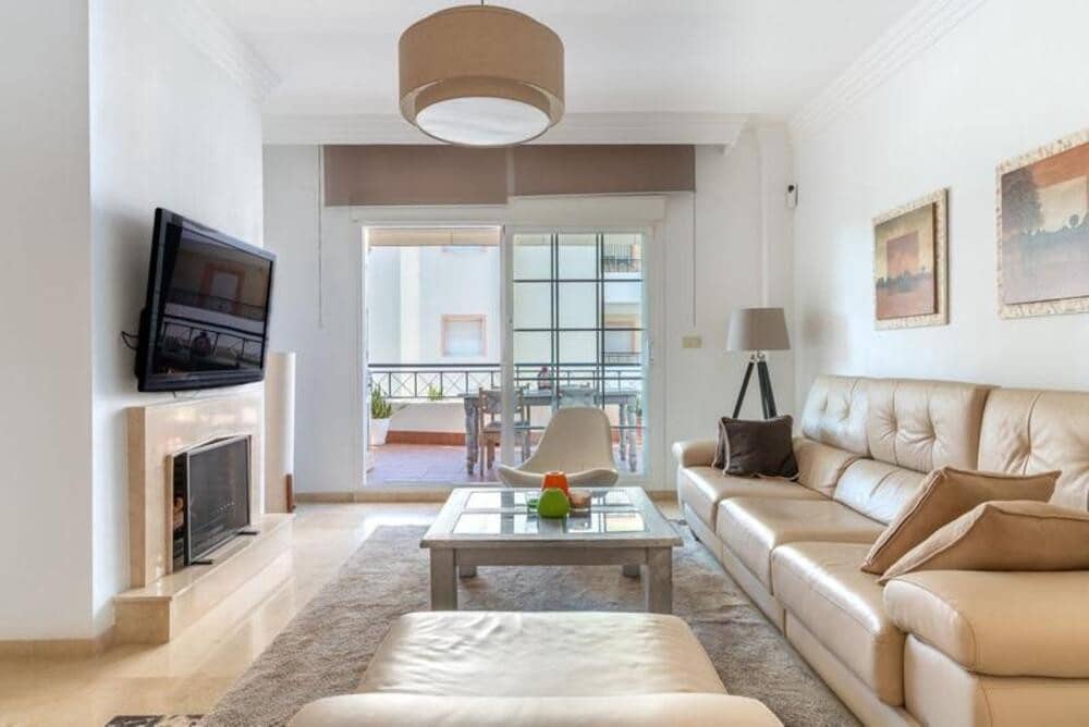 3 bedroom Apartment for rent in Marbella with pool garage - € 2,400 (Ref: 10127605)
