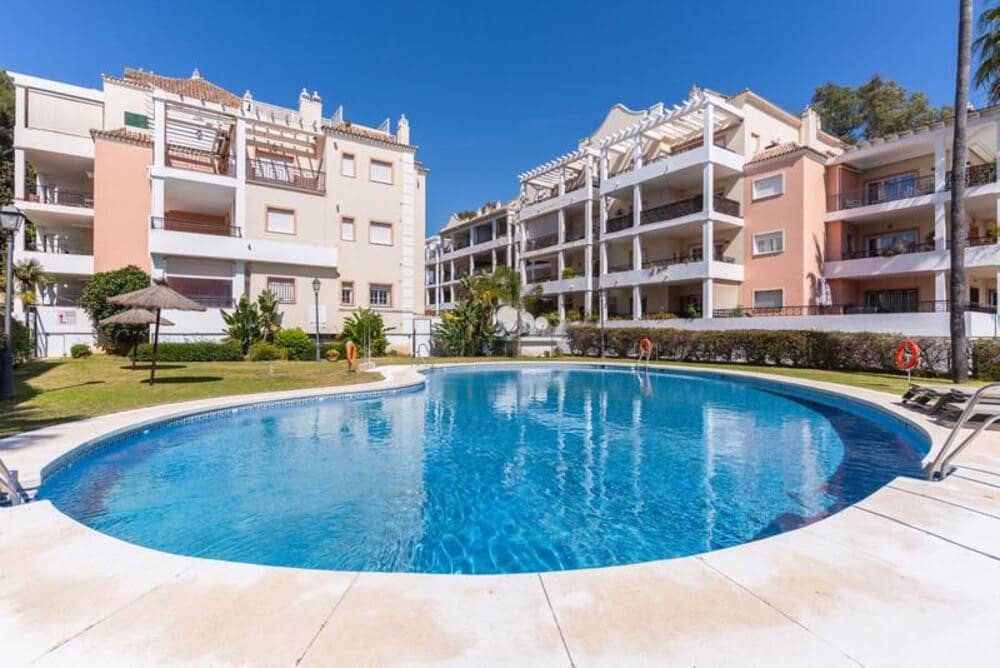 3 bedroom Apartment for rent in Marbella with pool garage - € 2,400 (Ref: 10127605)