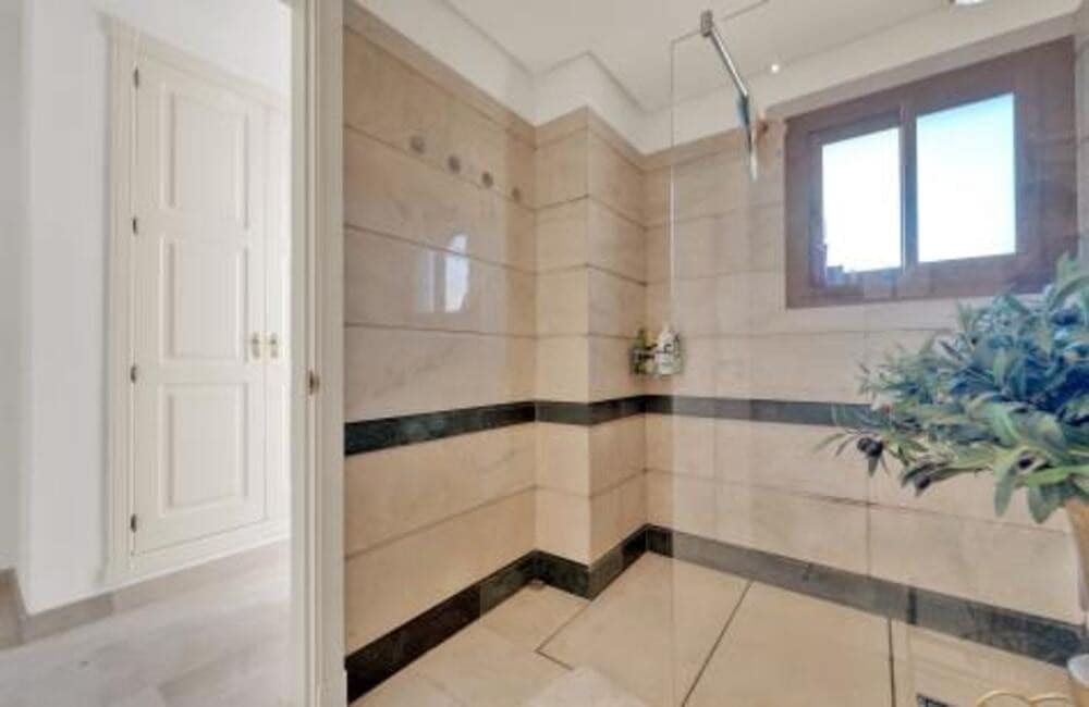 3 soveværelse Penthouse til salg i Marbella med swimmingpool garage - € 1.300.000 (Ref: 10127607)