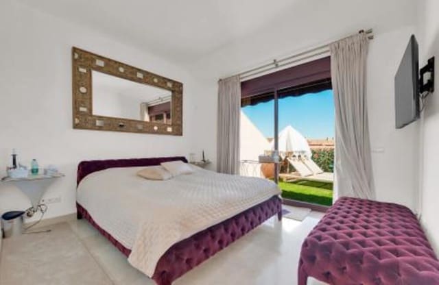 3 soverom Penthouse til salgs i Bahía de Marbella, Marbella med svømmebasseng garasje - € 1 300 000 (Ref: 10127607)