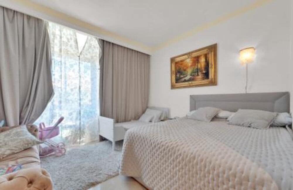 3 quarto Penthouse para arrendar em Marbella com piscina garagem - 4 500 € (Ref: 10127608)