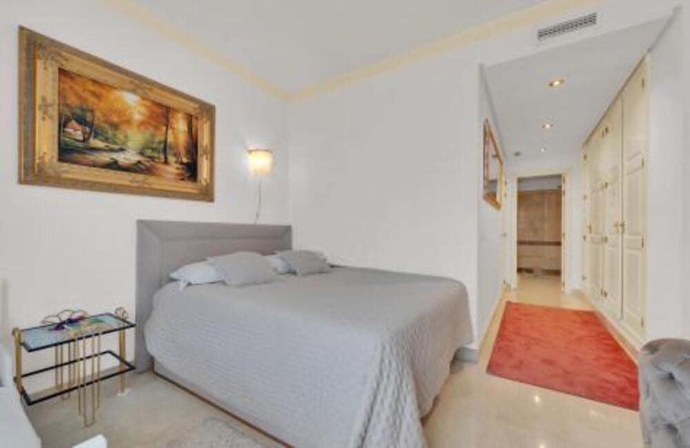 3 quarto Penthouse para arrendar em Marbella com piscina garagem - 4 500 € (Ref: 10127608)