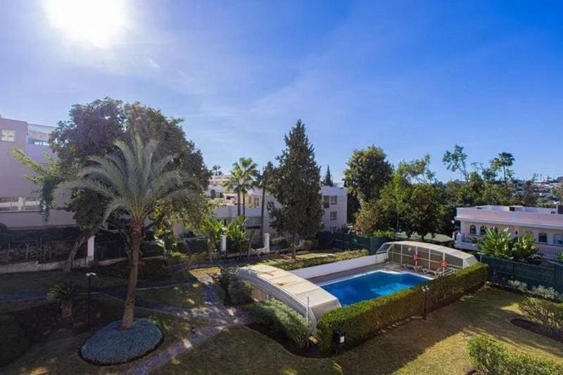 4 Zimmer Apartment zu verkaufen in Marbella mit Pool Garage - 1.125.000 € (Ref: 10127609)