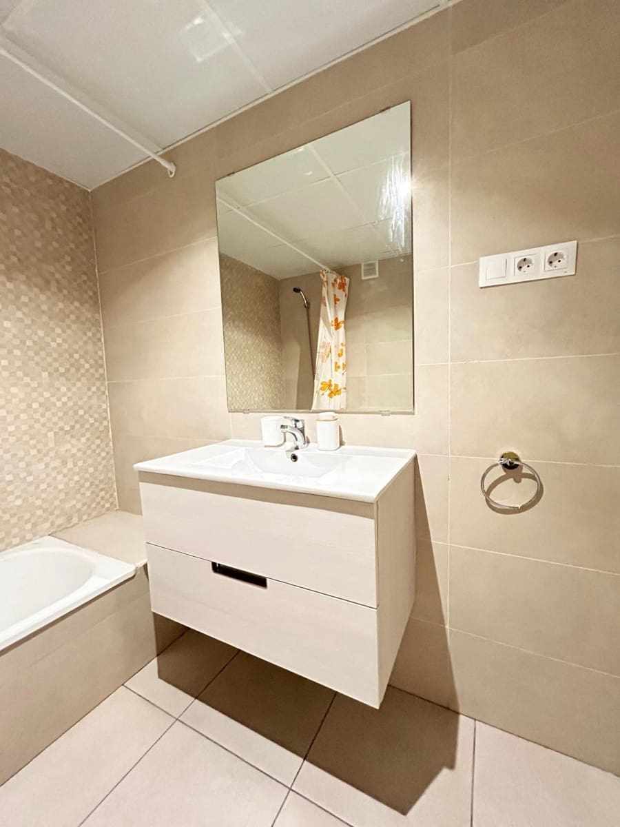 3 bedroom Apartment for rent in Marbella with pool garage - € 2,500 (Ref: 10127610)