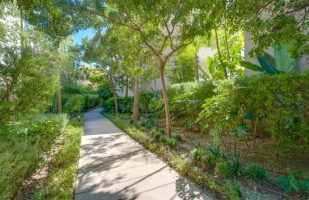 4 quarto Apartamento para arrendar em Benahavis com piscina garagem - 5 600 € (Ref: 10131085)