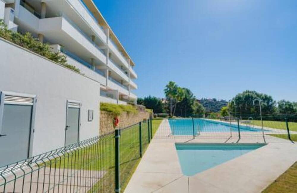 4 quarto Apartamento para arrendar em Benahavis com piscina garagem - 5 600 € (Ref: 10131085)