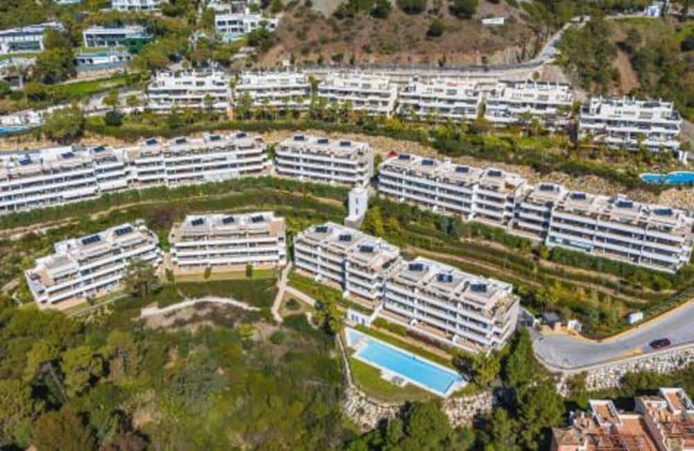 4 quarto Apartamento para arrendar em Benahavis com piscina garagem - 5 600 € (Ref: 10131085)