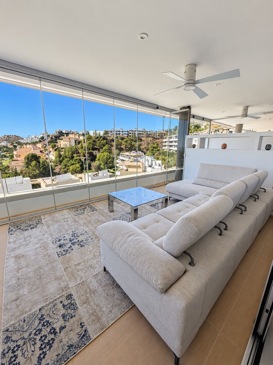 4 quarto Apartamento para arrendar em Benahavis com piscina garagem - 5 600 € (Ref: 10131085)