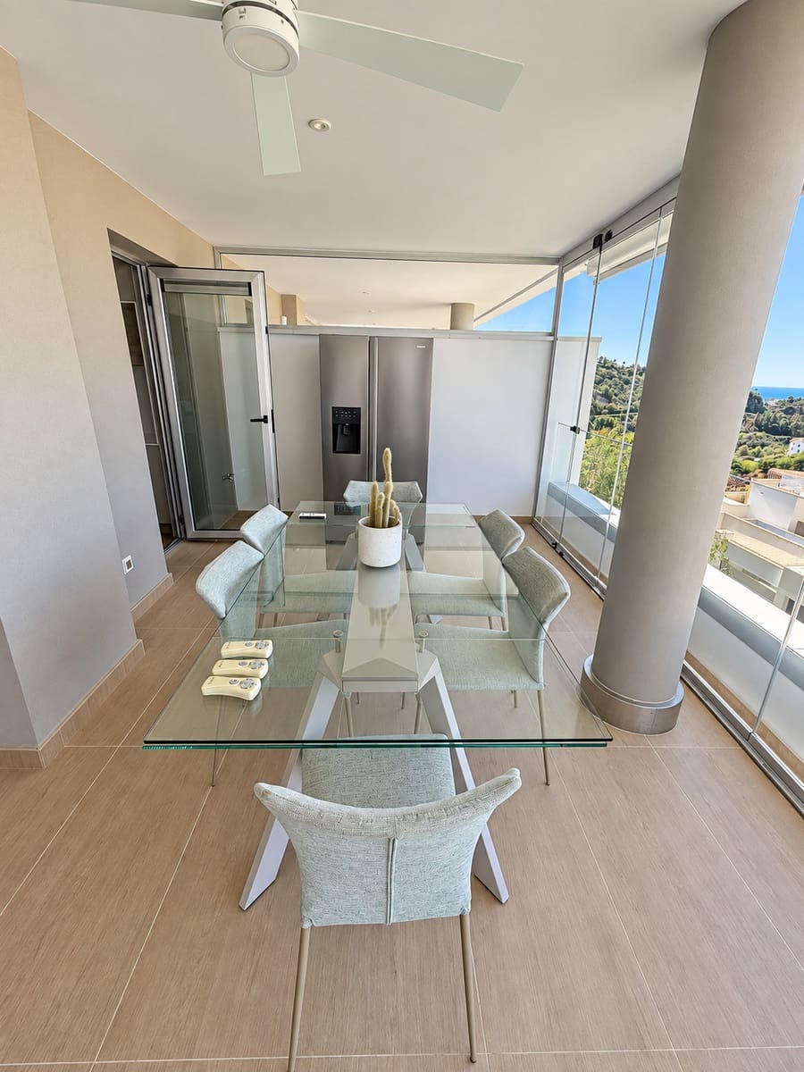 4 quarto Apartamento para arrendar em Benahavis com piscina garagem - 5 600 € (Ref: 10131085)