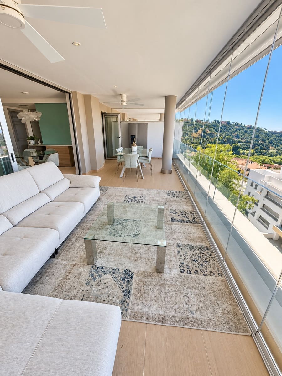4 quarto Apartamento para arrendar em Benahavis com piscina garagem - 5 600 € (Ref: 10131085)