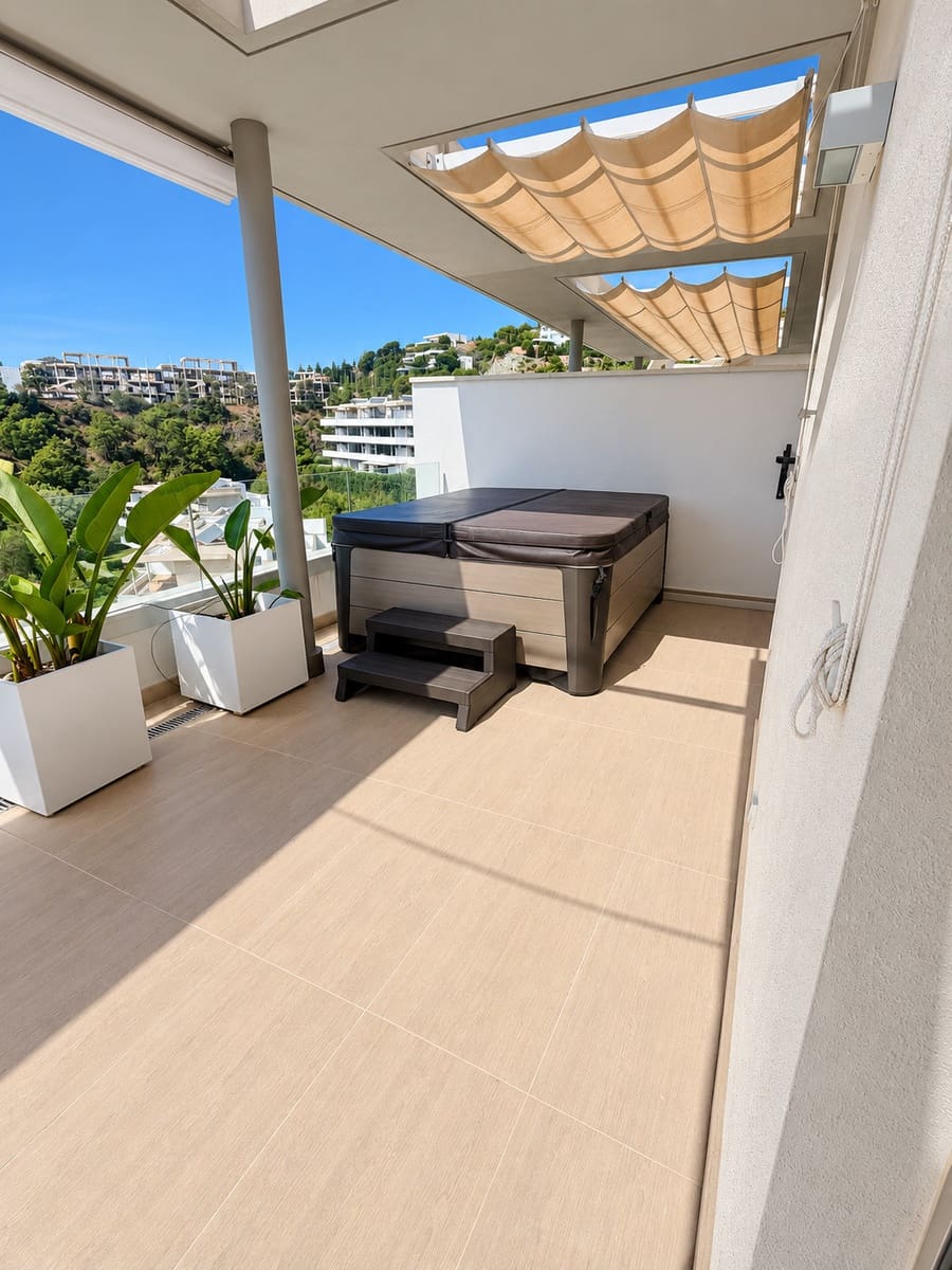 4 quarto Apartamento para arrendar em Benahavis com piscina garagem - 5 600 € (Ref: 10131085)