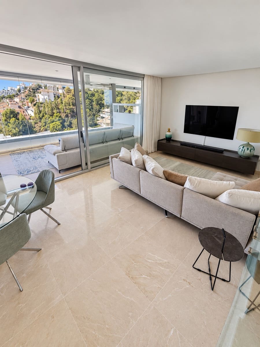 4 quarto Apartamento para arrendar em Benahavis com piscina garagem - 5 600 € (Ref: 10131085)