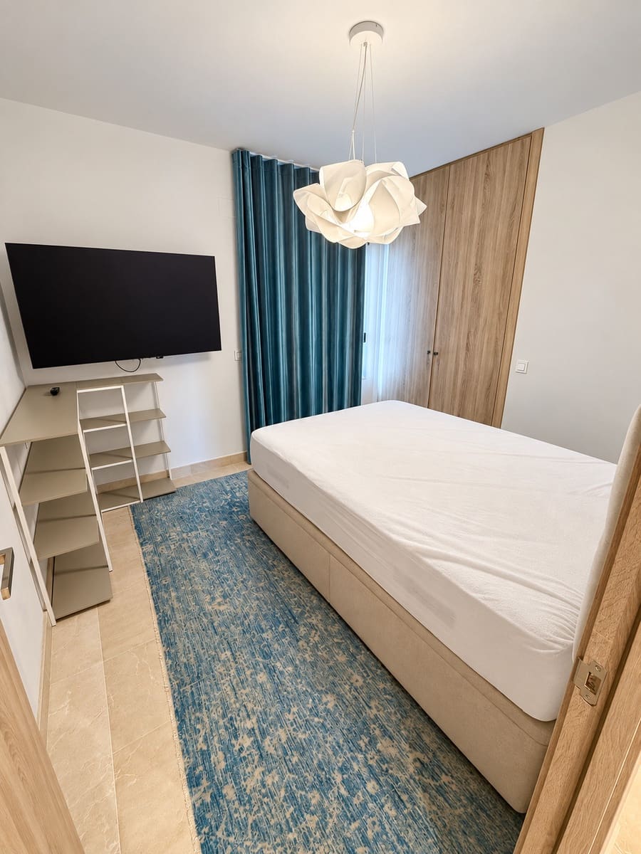 4 quarto Apartamento para arrendar em Benahavis com piscina garagem - 5 600 € (Ref: 10131085)