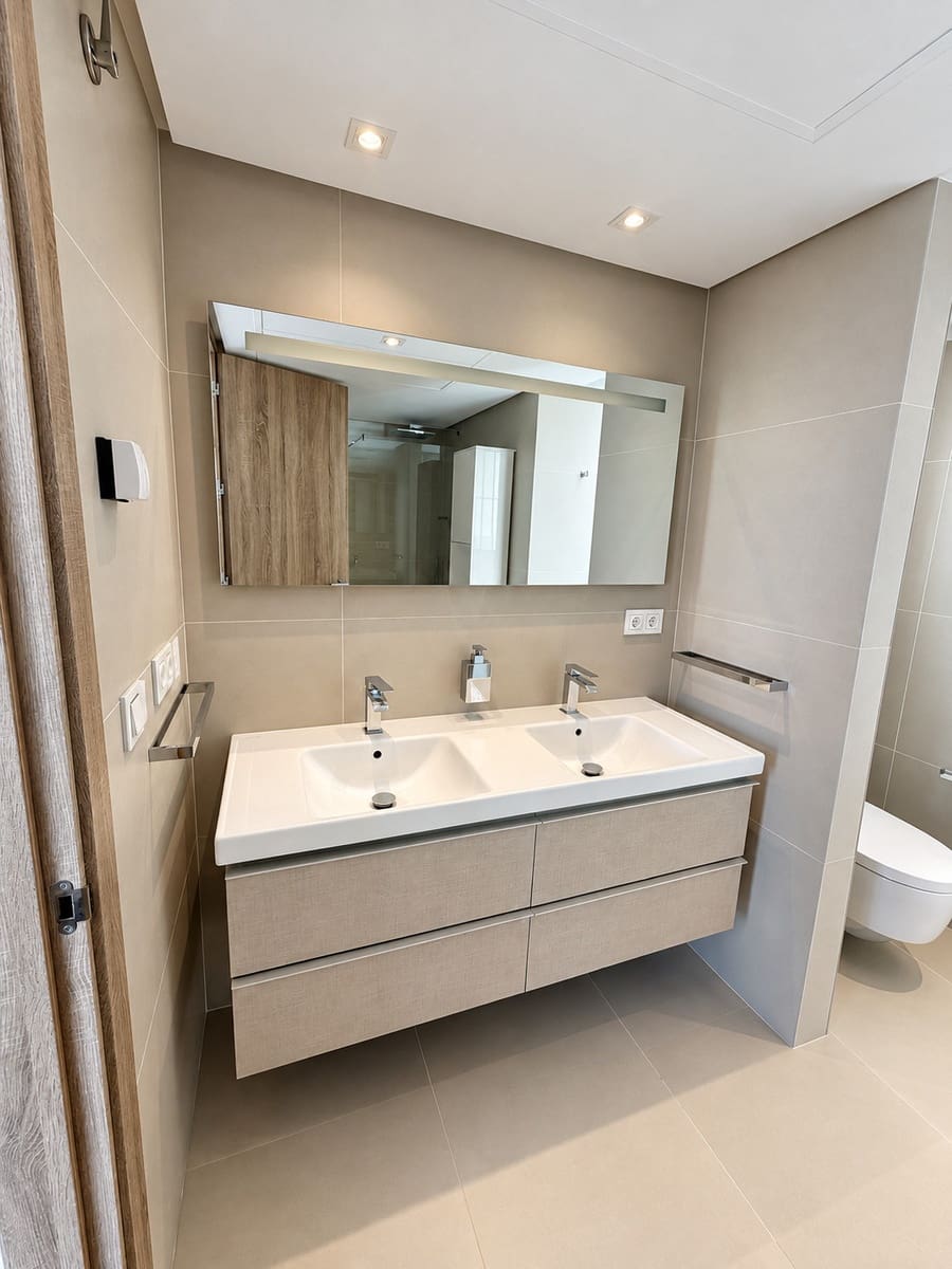 4 quarto Apartamento para arrendar em Benahavis com piscina garagem - 5 600 € (Ref: 10131085)