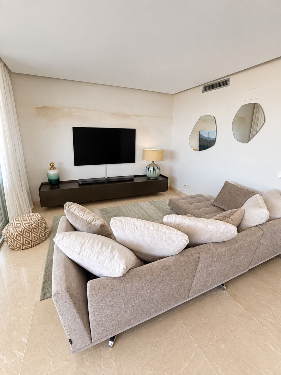 4 quarto Apartamento para arrendar em Benahavis com piscina garagem - 5 600 € (Ref: 10131085)