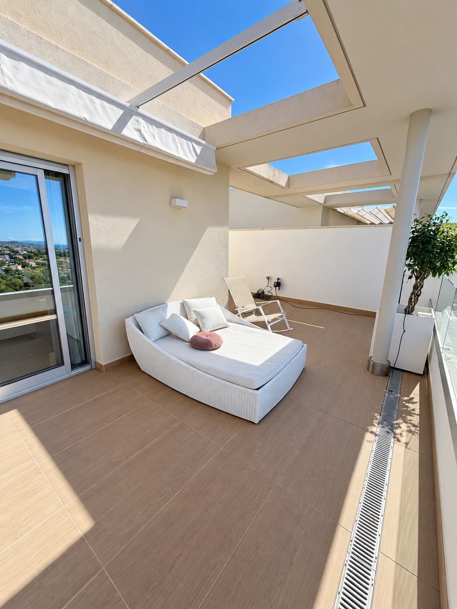 4 quarto Apartamento para arrendar em Benahavis com piscina garagem - 5 600 € (Ref: 10131085)