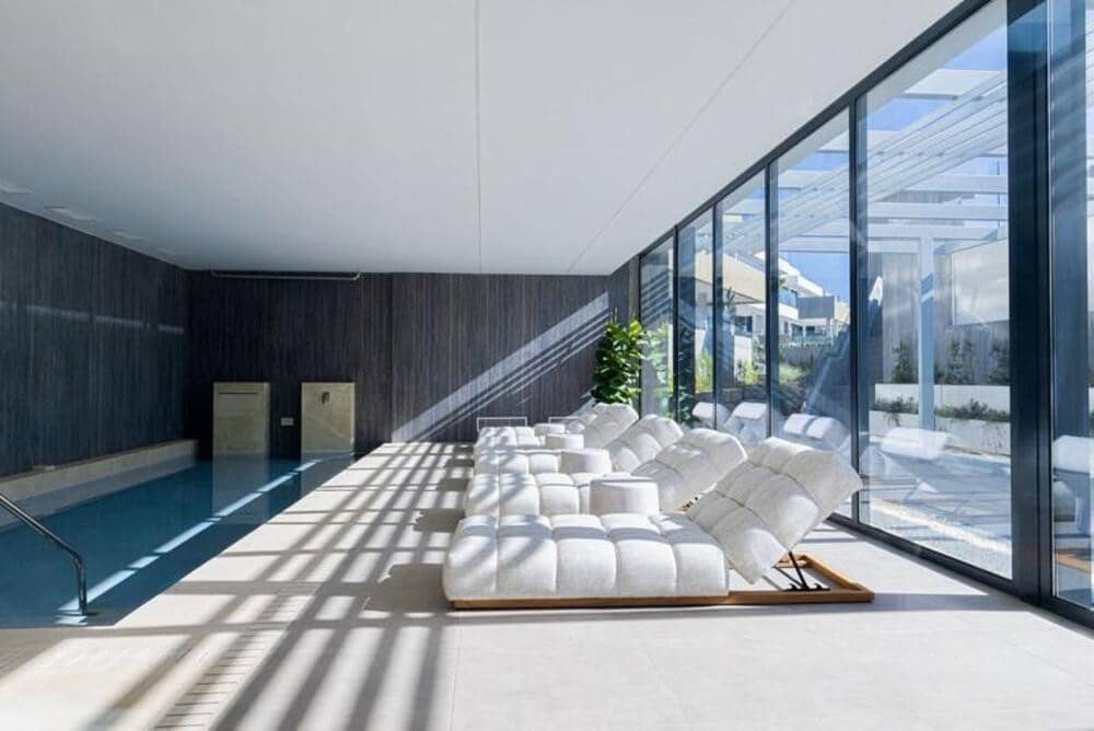 2 soverom Leilighet til salgs i Marbella med svømmebasseng garasje - € 820 000 (Ref: 10131086)