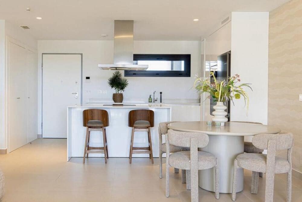 2 soverom Leilighet til salgs i Marbella med svømmebasseng garasje - € 820 000 (Ref: 10131086)