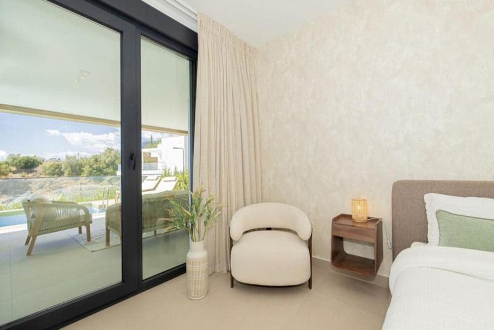 2 soverom Leilighet til salgs i Marbella med svømmebasseng garasje - € 820 000 (Ref: 10131086)