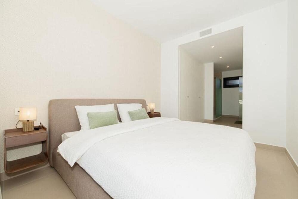 2 soverom Leilighet til salgs i Marbella med svømmebasseng garasje - € 820 000 (Ref: 10131086)