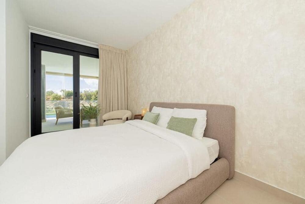 2 sypialnia Apartament do wynajęcia w Marbella z basenem garażem - 4 000 € (Ref: 10131087)