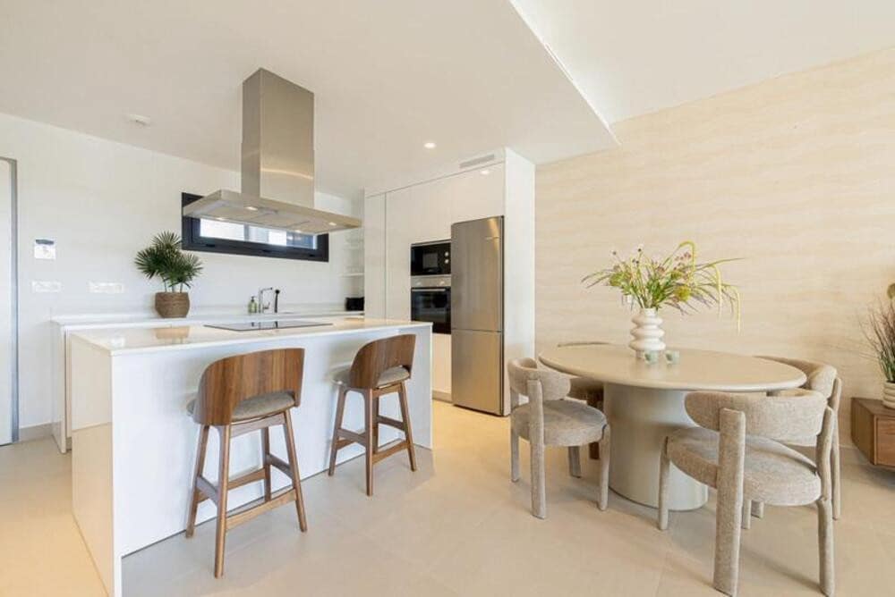 2 sypialnia Apartament do wynajęcia w Marbella z basenem garażem - 4 000 € (Ref: 10131087)