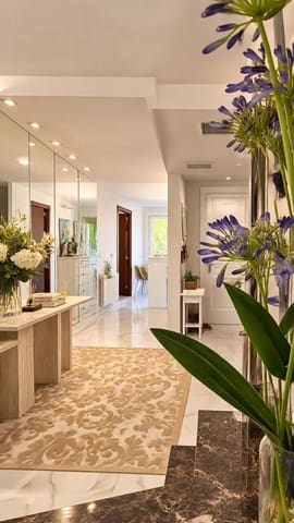 Maison de Ville de 3 chambres à louer à El Paraiso, Estepona avec piscine garage - 4 200 € (Ref: 10131088)