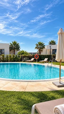 Maison de Ville de 3 chambres à louer à El Paraiso, Estepona avec piscine garage - 4 200 € (Ref: 10131088)