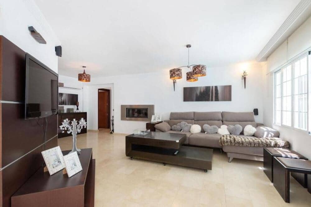 4 bedroom Villa for sale in San Pedro de Alcantara with pool garage - € 1,300,000 (Ref: 10131089)