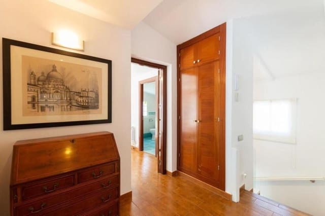 4 sypialnia Willa na sprzedaż w Nueva Alcántara, Marbella z basenem garażem - 1 300 000 € (Ref: 10131089)