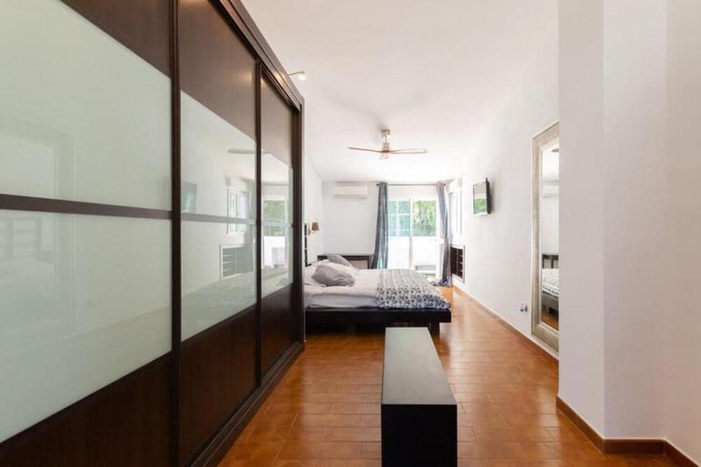 4 bedroom Villa for rent in San Pedro de Alcantara with pool garage - € 3,500 (Ref: 10131090)