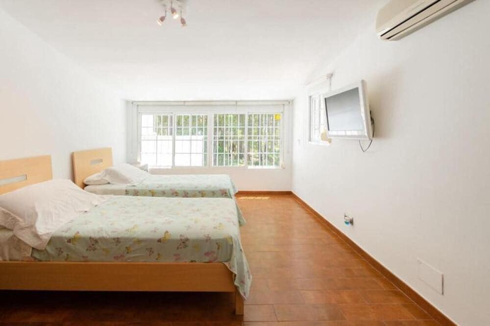 4 bedroom Villa for rent in San Pedro de Alcantara with pool garage - € 3,500 (Ref: 10131090)