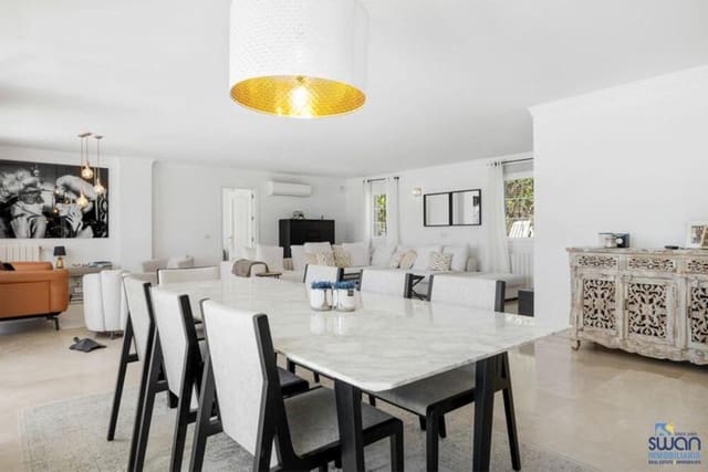 Chalet de 4 habitaciones en El Paraiso, Estepona en alquiler con piscina garaje - 8.000 € (Ref: 10135565)