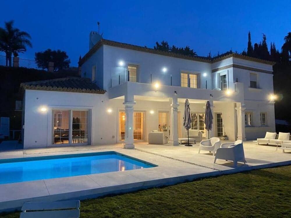 Villa/Maison de 4 chambres à louer à El Paraiso avec piscine garage - 8 000 € (Ref: 10135565)
