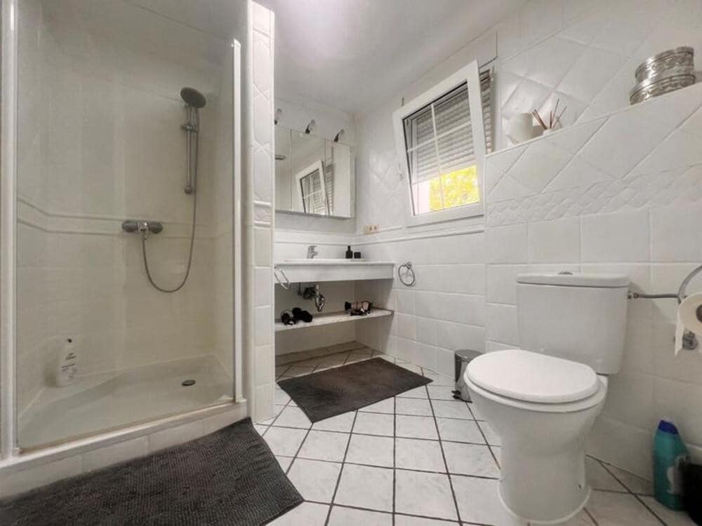 Villa/Maison de 4 chambres à louer à El Paraiso avec piscine garage - 8 000 € (Ref: 10135565)