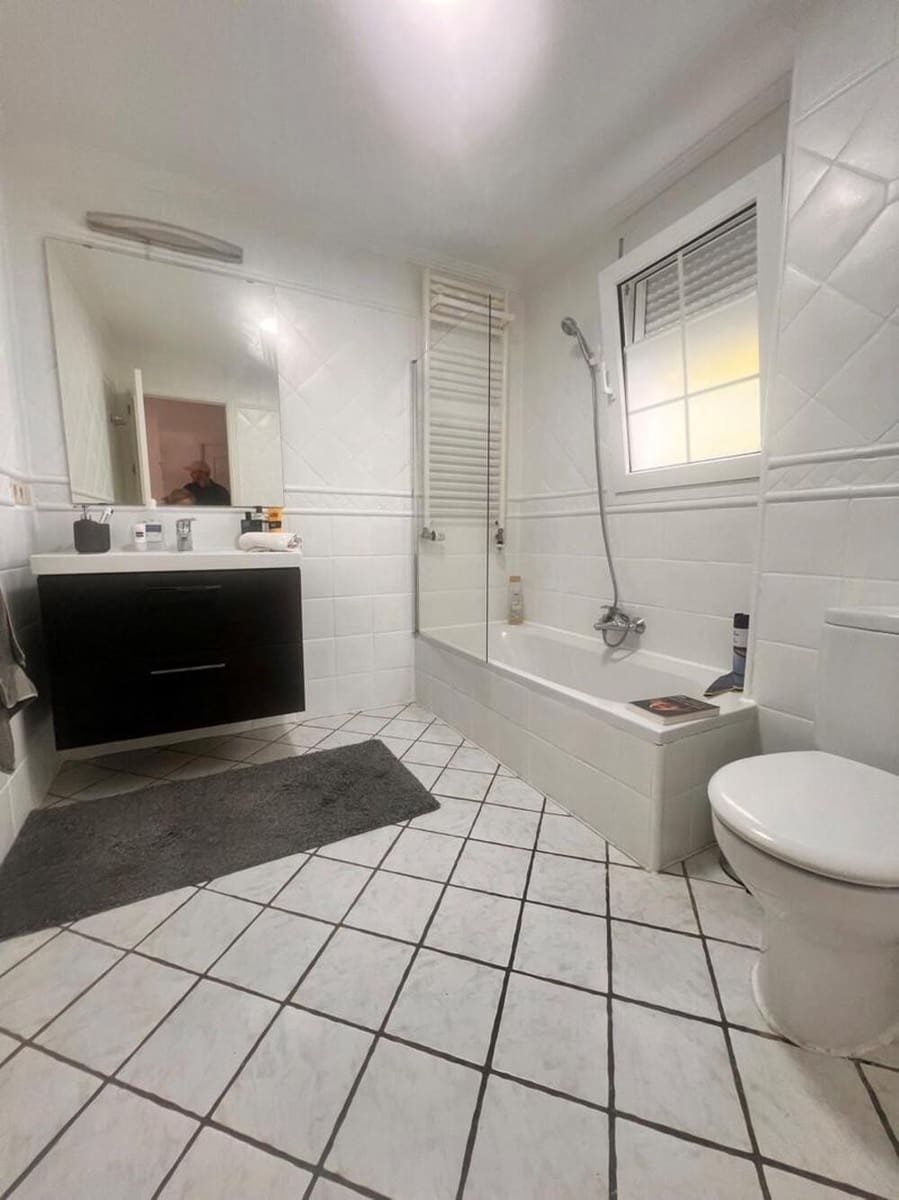 Villa/Maison de 4 chambres à louer à El Paraiso avec piscine garage - 8 000 € (Ref: 10135565)