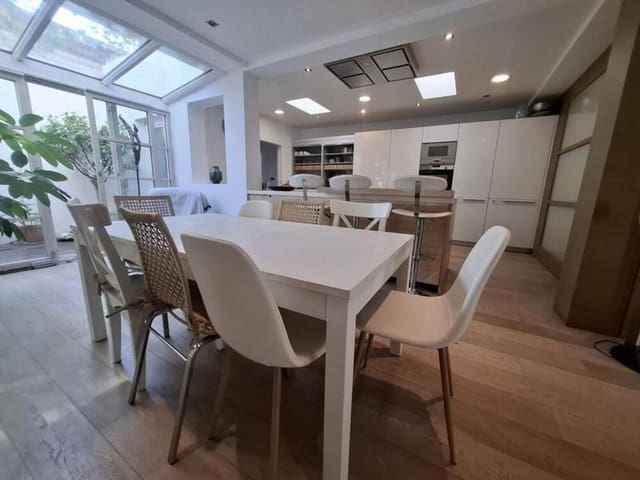 5 soverom Villa til salgs i Benahavís med svømmebasseng garasje - € 1 300 000 (Ref: 10139043)