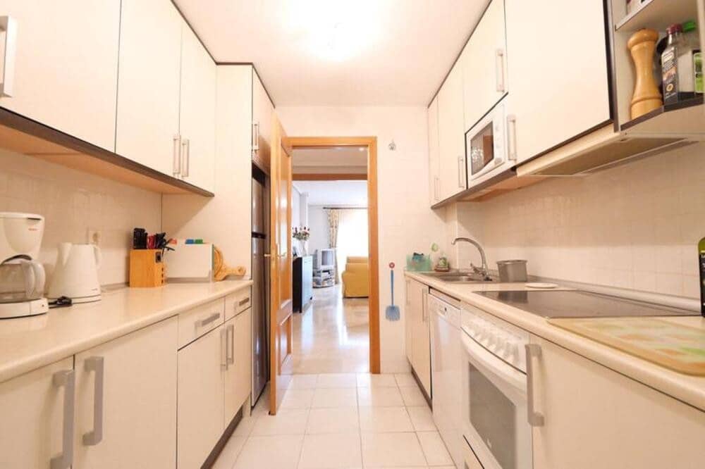 3 bedroom Apartment for sale in Marbella with pool - € 449,900 (Ref: 10139045)