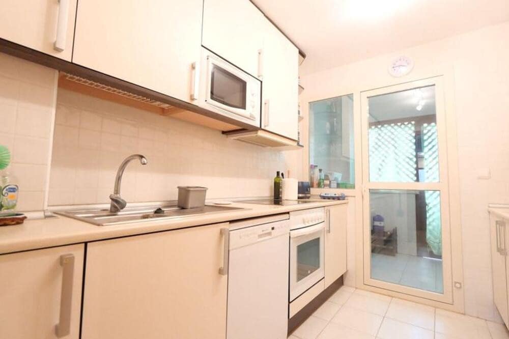 3 bedroom Apartment for sale in Marbella with pool - € 449,900 (Ref: 10139045)